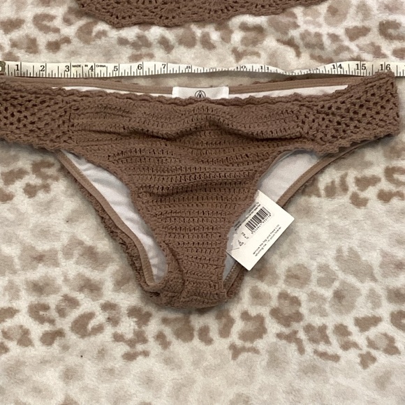 NWT Natural Brown Triangle Crochet Bikini Set with Hipster Pant, Size 6 - Picture 13 of 14